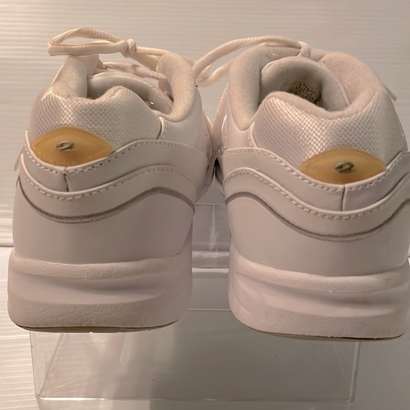 Easy Spirit Women's Beige Leather Walking Shoes Stars size 10 EUC - Picture 4 of 12